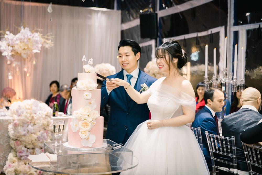 Vancouver Art Gallery Wedding cake cutting