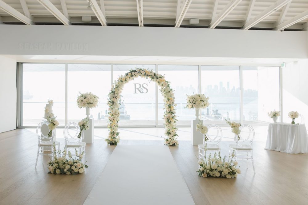 Polygon Seaspan Pavilion provided the perfect venue for R&S's wedding signing ceremony, overlooking the ocean and blue sky.